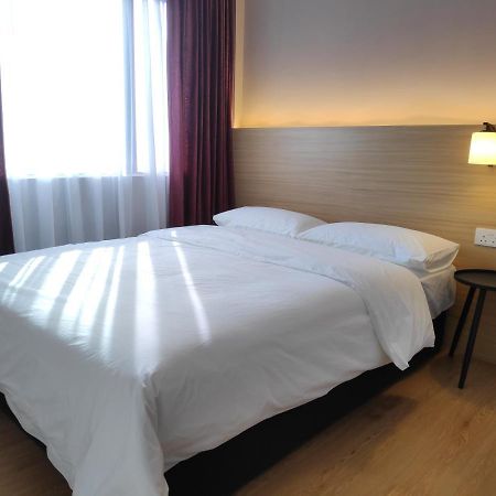 Ez Suites バンダル スリ ブガワン エクステリア 写真